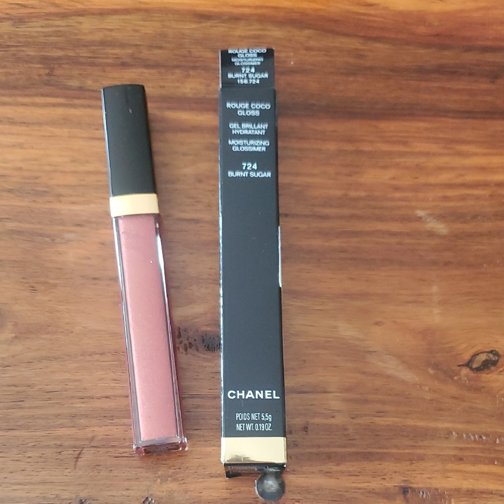 CHANEL Rouge Coco Gloss in Burnt Sugar